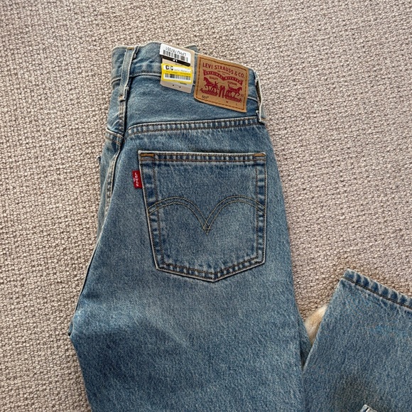 Levi's Classic Blue 501 Distressed Jeans - Picture 4 of 6